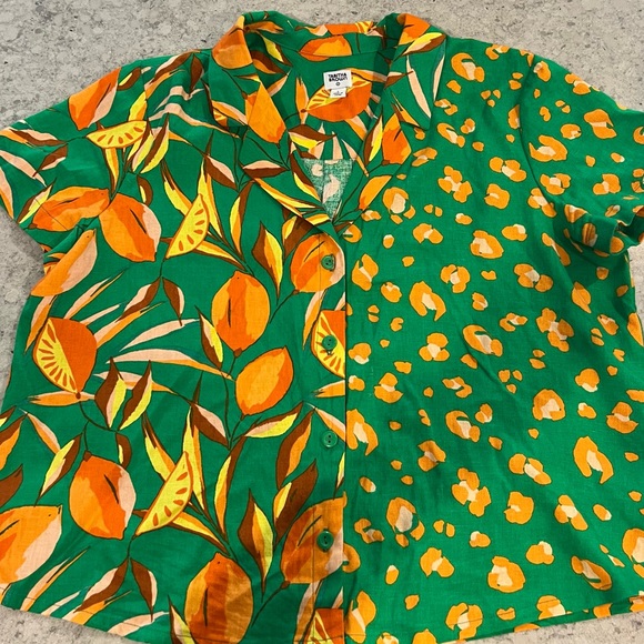 Tabatha Brown colorful print button down. Size Large. - Picture 4 of 4